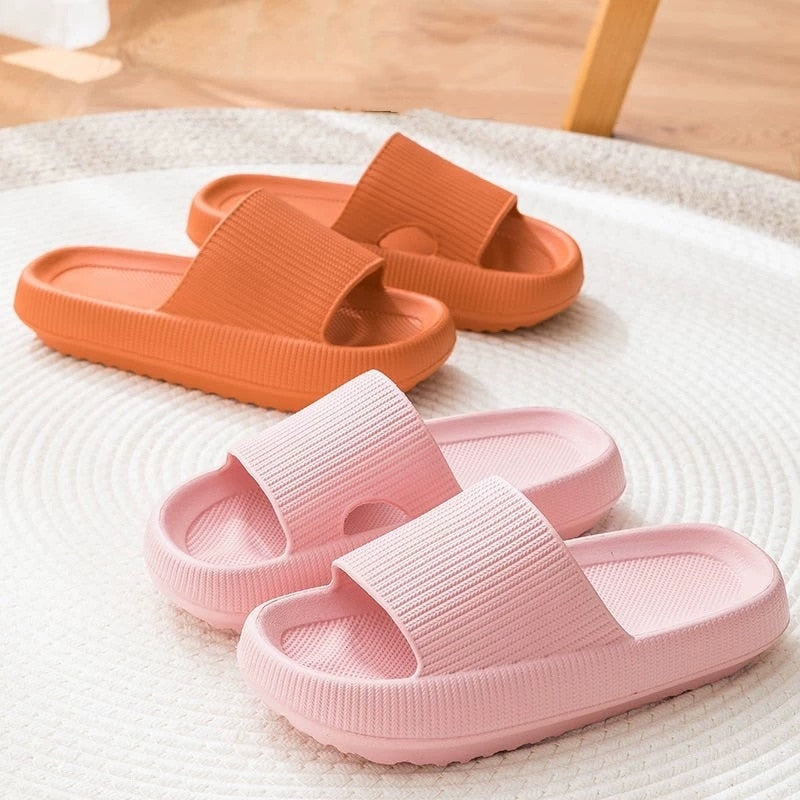 Hot Summer Women Soft Slippers Fashion Thick Platform Bathroom Home Men Indoor Non-Slip Anti-Slip Female Cloud Cushion Slides