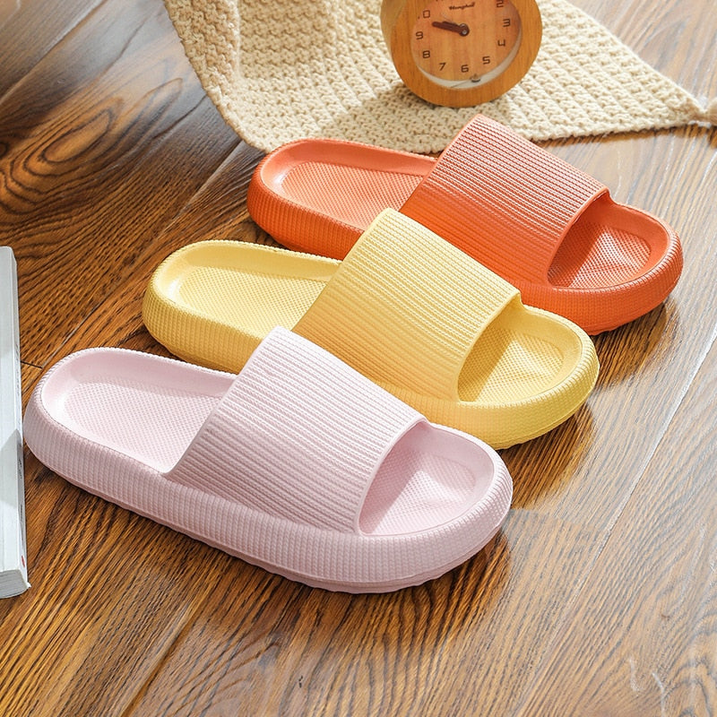 Hot Summer Women Soft Slippers Fashion Thick Platform Bathroom Home Men Indoor Non-Slip Anti-Slip Female Cloud Cushion Slides